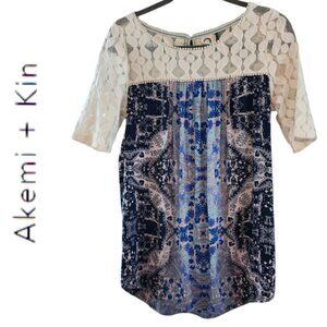 Anthropologie Akemi Kin  Blouse Blue Pink Cream Lace Short Sleeve Top Blouse M